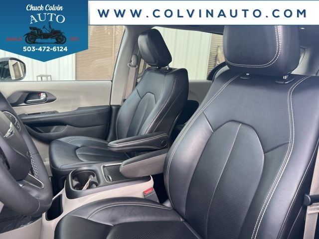 2024 Chrysler Pacifica Hybrid Select