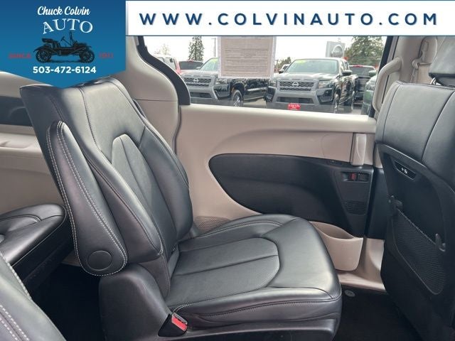 2024 Chrysler Pacifica Hybrid Select