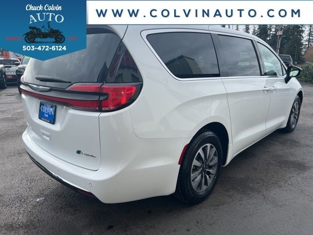 2024 Chrysler Pacifica Hybrid Select