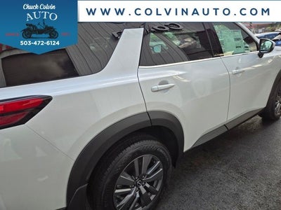 2025 Nissan Pathfinder SV