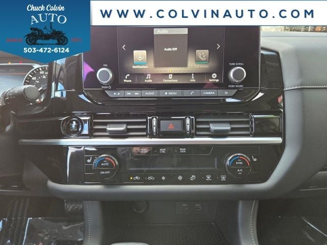 2025 Nissan Pathfinder SV