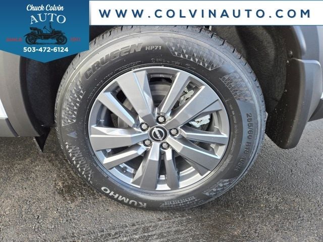 2025 Nissan Pathfinder SV