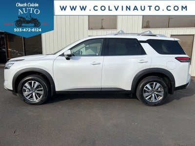 2025 Nissan Pathfinder SL