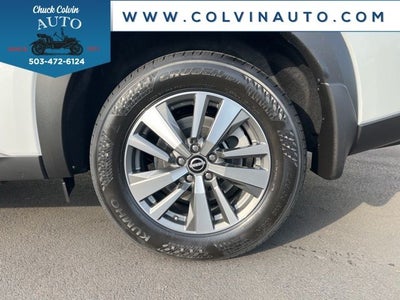 2025 Nissan Pathfinder SL