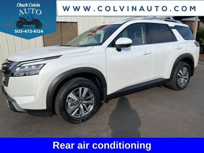 2025 Nissan Pathfinder SL